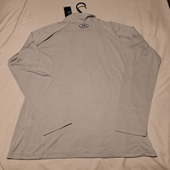 Under Armour Women's XXL light gray 1/2 zip top NWT - Picture 3 of 5